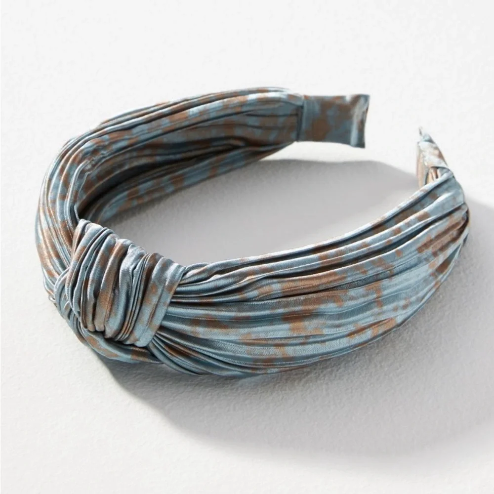 Anthropologie Tie-Die Pleated Headband in Pale Blue. Brand new!